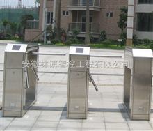 亳州與淮南工廠出入口閘機設(shè)備解析 擺閘、三輥閘的應用與選擇